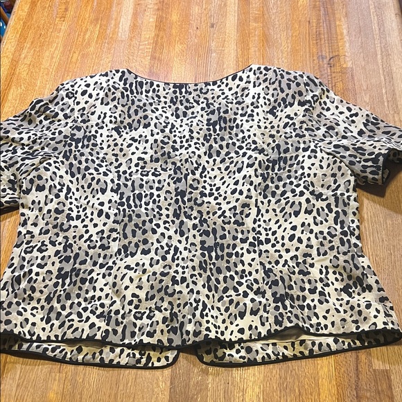 Maggy London Women 22 Animal Print Silk Button Shoulder Pads Short Sleeve Blouse - Picture 5 of 5